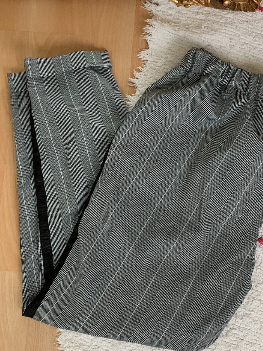 Plaid Trousers w/ Stripe