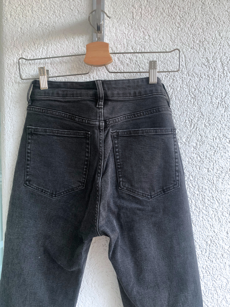High Rise Flared Jeans w/ Slit (36)